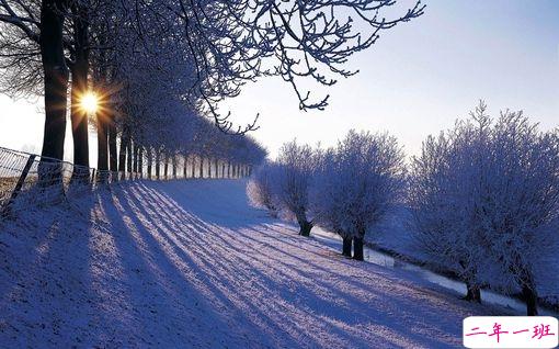 适合朋友圈发自拍的文案 女生发自拍的配文独特有趣13