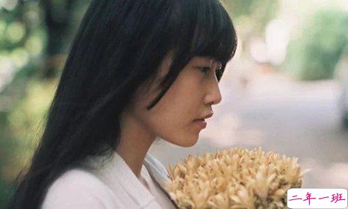 适合朋友圈发自拍的文案 女生发自拍的配文独特有趣14