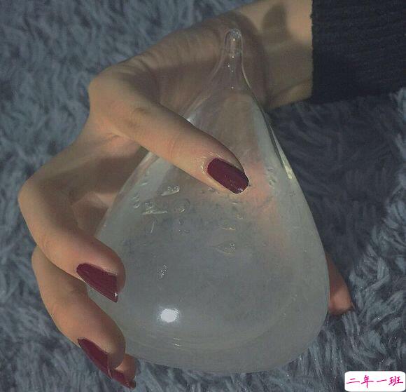 关于爱情和喜欢一个人的心事的经典图片说说1