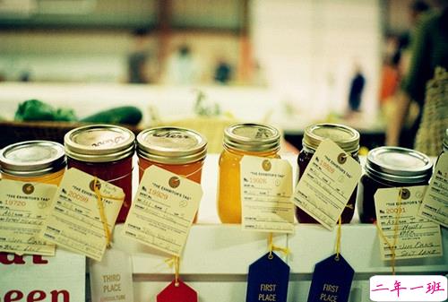 关于爱情的有意思的文艺句子 爱她是我做过的最好的事11