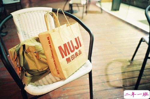 超甜蜜的恋爱中的小情侣适合发的爱情说说带图片 写尽千山落笔是你7