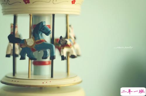 超甜蜜的恋爱中的小情侣适合发的爱情说说带图片 写尽千山落笔是你10