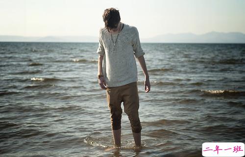 关于爱情中的失望和难受的说说带图片 失望攒够了我自然会走1