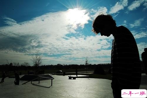 关于爱情中的失望和难受的说说带图片 失望攒够了我自然会走5