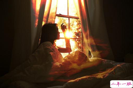 关于爱情中的失望和难受的说说带图片 失望攒够了我自然会走6