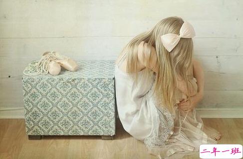 关于爱情中的失望和难受的说说带图片 失望攒够了我自然会走13