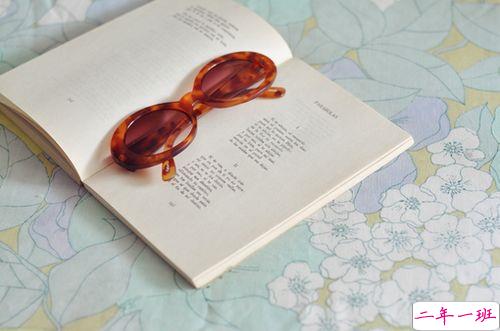 关于青春和成长的适合文艺女生发说说的句子带图片1