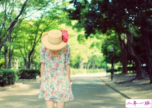 适合恋爱中的甜蜜发的说说带图片 我见过的全部风景都抵不上你一句我想见你4