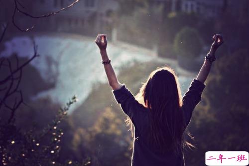 超拽霸气酷炫的00后个性说说带图片 幸好山高水长我还能嚣张4