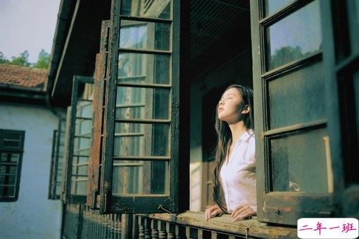 文艺简单适合发空间说说的句子 我想写给你的三行情书7