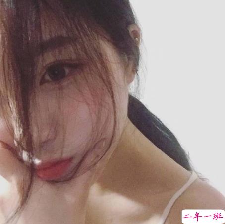 微博说说说到心坎上带图片 总有这么一个人会让你毫无原因地笑起来  1