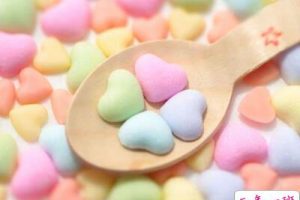 爱情说说大全带图片:心里若有了良人,眼里的便全是路人