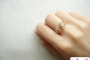 关于爱情的说说带图片：喜欢是选择，而爱是非你不可