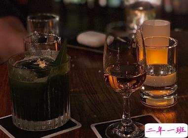 老舍先生通透走心的句子 越不肯努力便越自怜9