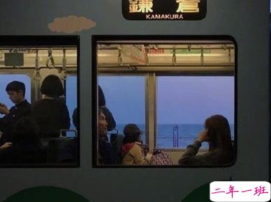 2020经典个性哲理简短走心文案 ​后来你的笑容也变得模糊了4