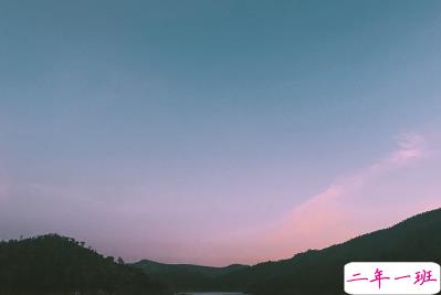 2020经典个性哲理简短走心文案 ​后来你的笑容也变得模糊了15