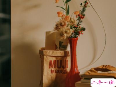 十分经典情感语录带图片 简约文艺风爱情说说8