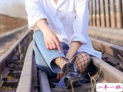 爱情经典语录伤感大全带图片 与爱情有关的说说经典透彻5