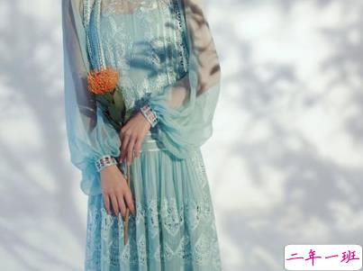 爱情经典语录伤感大全带图片 与爱情有关的说说经典透彻10