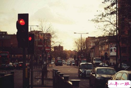 关于现实的人生感悟带图片 27条值得收藏和学习的经典说说大全15