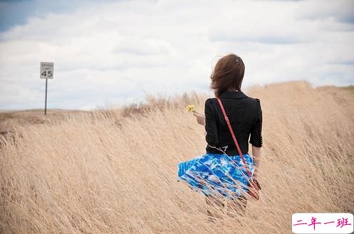 关于孤独的经典说说配图 一个人孤独的说说心情短语9