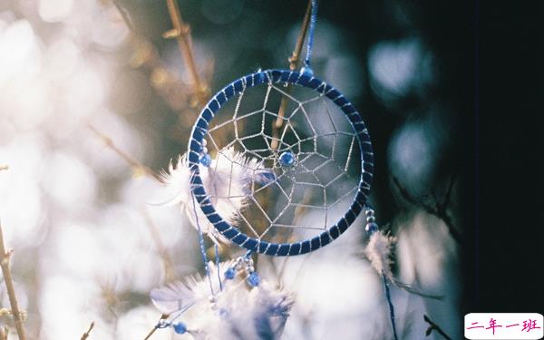 关于人生的很现实的哲理说说带图片 时间夺去了我们轻狂的眼神却给了我们嘴角上扬的资本10