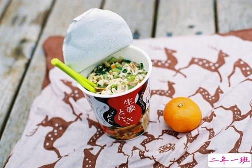 温暖的小清新文艺句子带图片 想把自己的全世界都给你5