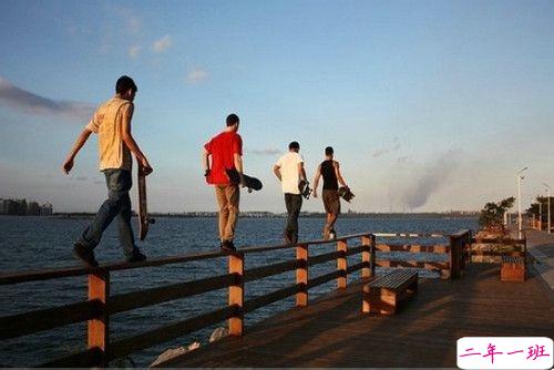 励志正能量的心灵鸡汤句子和图片 勇敢的少年啊请你大胆往前走别回头8