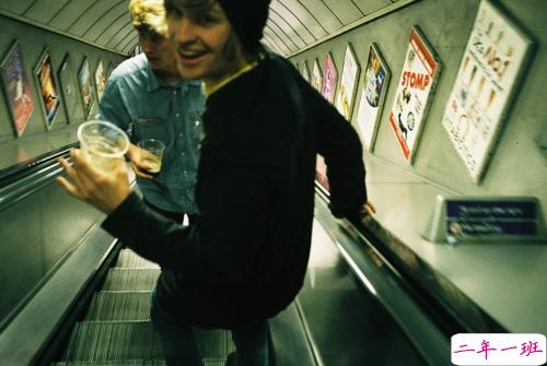 励志正能量的心灵鸡汤句子和图片 勇敢的少年啊请你大胆往前走别回头9