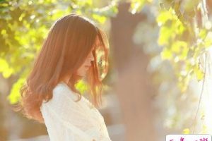 励志的句子加图片:没有谁能击垮你,除非你自甘堕落