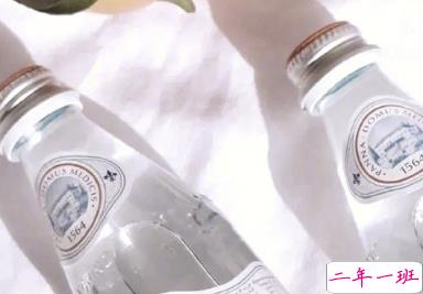 最新伤感唯美个性简短诗意说说 年华虚度空有一身疲倦12