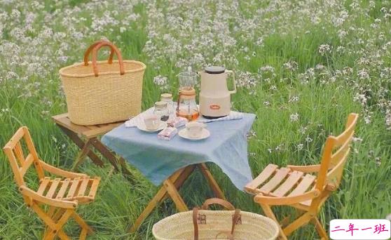 2020伤感郁闷文艺范难过说说 车和车是相让人和人是错过14