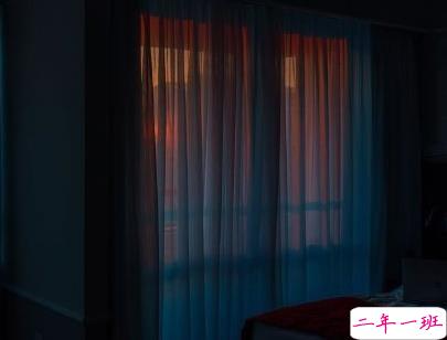 睡前发朋友圈的说说带图片 睡前一句话走心温暖8