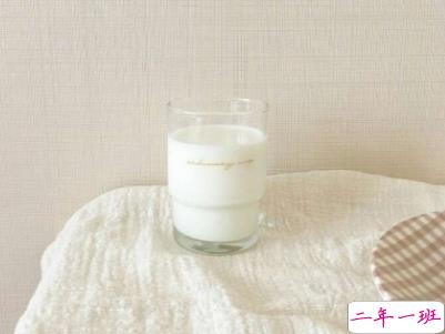 爱而不得悲伤文案 遗憾错过的感情句子配图2