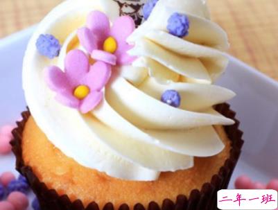 生日快乐的说说句子带图片 今年最火的生日文案13