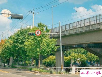 伤心至极的朋友圈说说2020最新 让人泪崩的伤感句子配图2