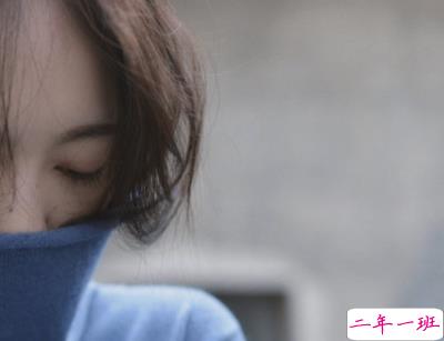 最新爱情伤感的话配图 错过一个人的伤感句子13