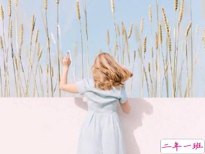 一个人的说说伤感心情短语配图 感到无力心酸的说说10