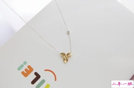 朋友圈用歌词表达心情的伤感说说 歌曲表达伤感心情说说配图14