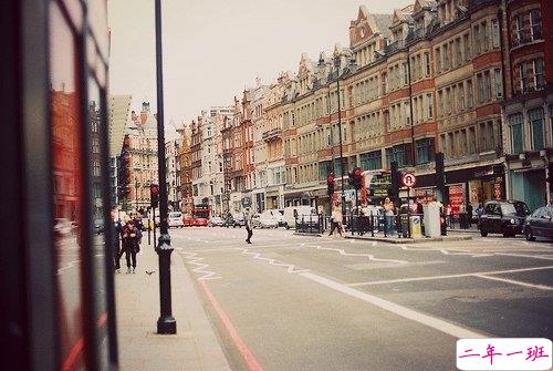 女生伤感说说带图片心情低落 越想越心痛的难过说说大全6