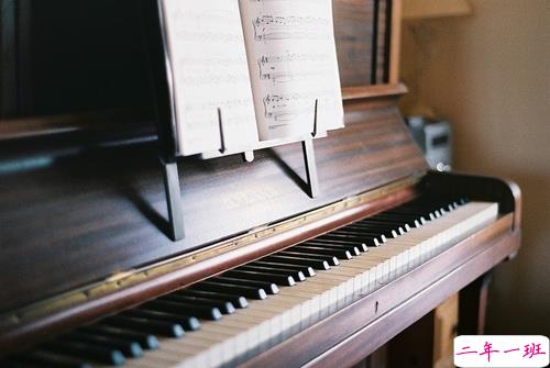 qq说说女生伤感心累了带图片 简短一句话说说女生难过寂寞7