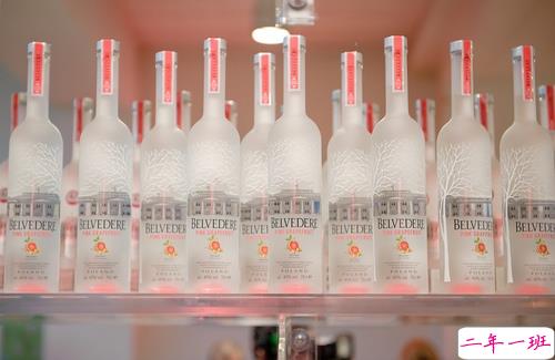 女生心累说说简洁一句话带图片 回忆很伤人的说说一直无法忘记9