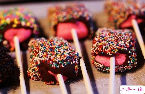 一颗心已经伤痕累累的爱情说说 不敢再相信爱情的悲伤说说20193