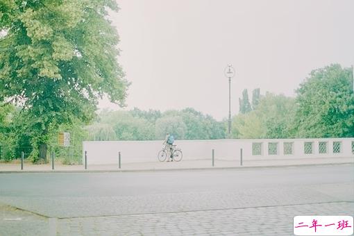 一颗心已经伤痕累累的爱情说说 不敢再相信爱情的悲伤说说20197