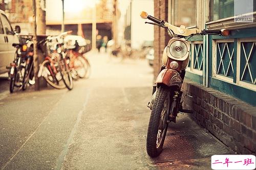 一个人感到孤独绝望的说说带图片 黑夜难以入眠的悲情说说7