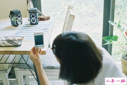 我们都琢磨不透的爱情说说带图片 忘记一个人的伤感说说心情2