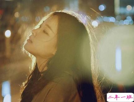 想哭又伤感的带图片说说2018 带着心痛的的说说心凉2