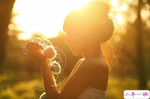 心已被刺透的伤感说说带图片 爱情给我太多伤痛的说说心好累10