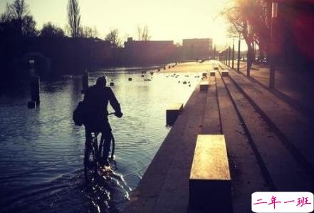 看透生活的伤感说说带图片精选 很失望的心情说说很无能为力15