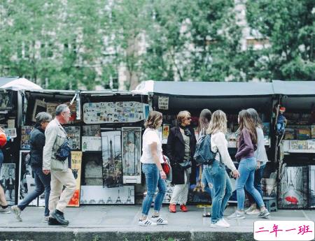 女生伤感说说好听心碎带图片 泪流成河的戳心伤感说说配图12